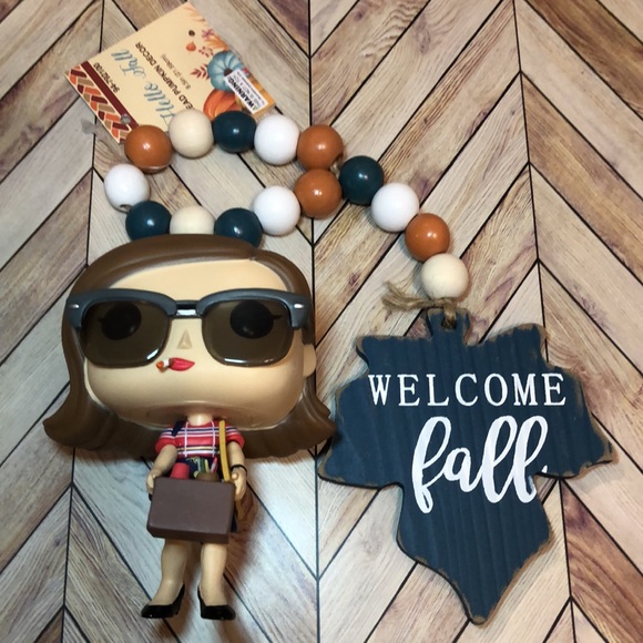 Leaf Shaped “Welcome Fall” Wooden Rustic Farmhouse Beaded Hanging Decor Accent - Picture 5 of 6